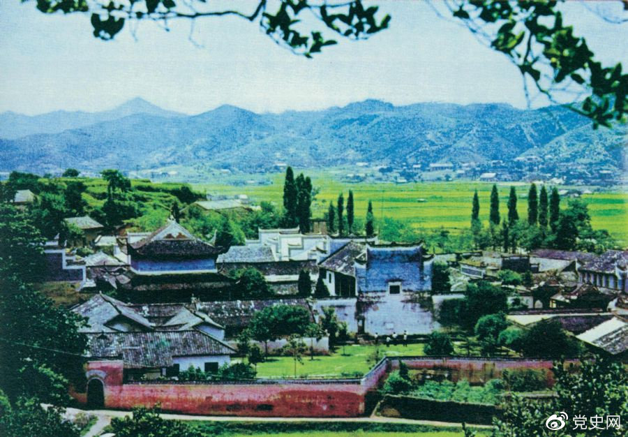 1927年9月19日，毛泽东在浏阳文家市里仁公司召开前敌委员会会议，经过激烈争论，决定放弃攻打长沙的计划，改向敌人统治力量薄弱的湘赣边界的山区进军。图为文家市里仁公司旧址。